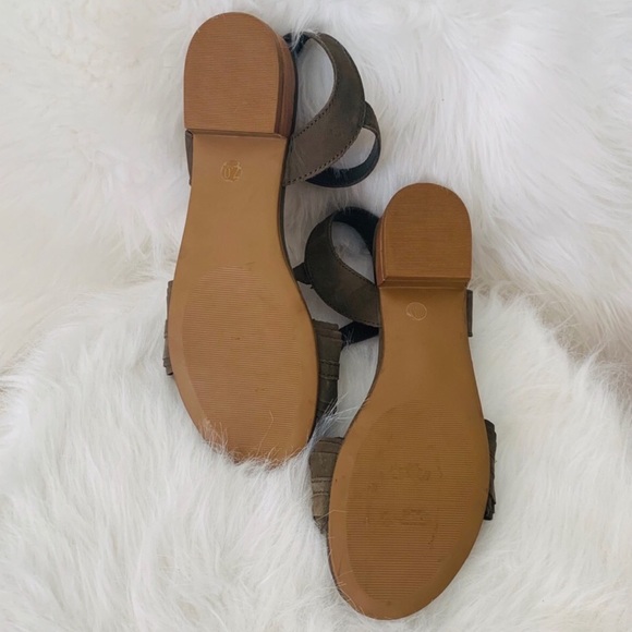 Steve Madden, Ohh-So-Pretty Olive Suede Sandals 7 - Picture 5 of 8